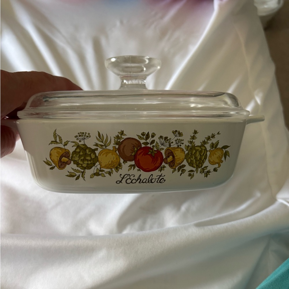 Corningware White Baking Dish with Clear Lid